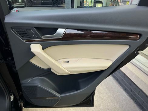 Used 2019 Audi Q5 Prestige w/ Prestige Package image 27