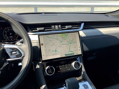 New 2026 Jaguar F-PACE R-Dynamic S image 6