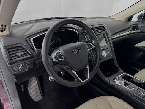 Used 2017 Ford Fusion Titanium FWD image 9