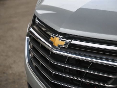 Used 2018 Chevrolet Equinox Premier image 8