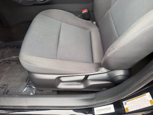 Used 2025 Toyota Prius LE FWD image 14