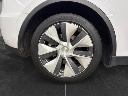 Used 2023 Tesla Model Y Long Range AWD/4WD image 34