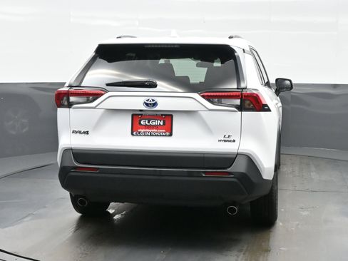 Used 2021 Toyota RAV4 LE AWD/4WD image 5
