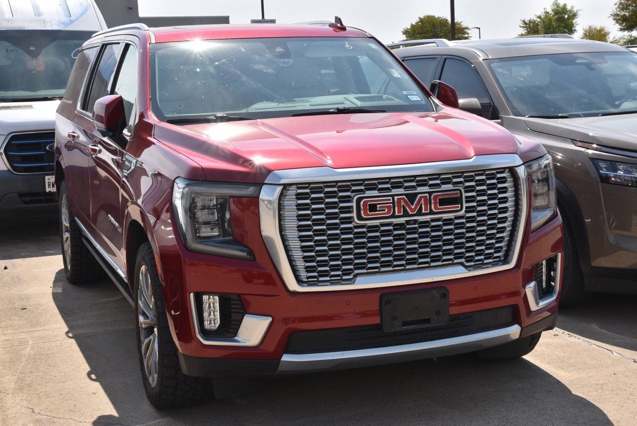 Used 2021 GMC Yukon XL Denali w/ Denali Premium Package RWD image 4