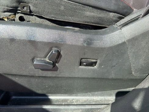 Used 2018 Dodge Grand Caravan GT image 23