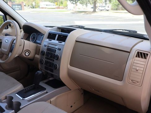 Used 2012 Ford Escape XLT AWD/4WD image 16
