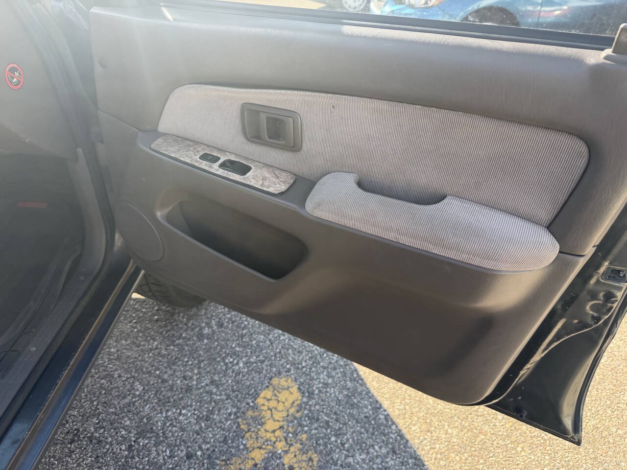 Used 1997 Toyota 4Runner SR5 w/ Sport Seat Pkg RWD image 11