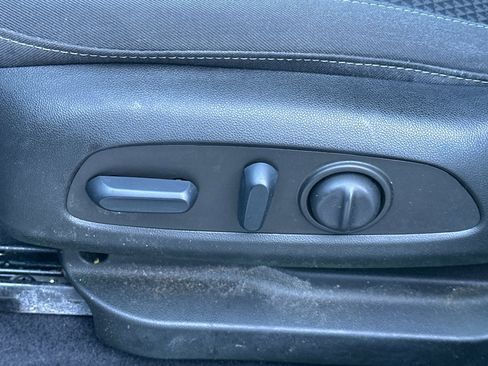 Used 2022 Chevrolet Bolt EUV LT w/ Comfort Package image 14