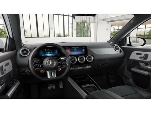 New 2025 Mercedes-Benz GLA 35 AMG 4MATIC image 4