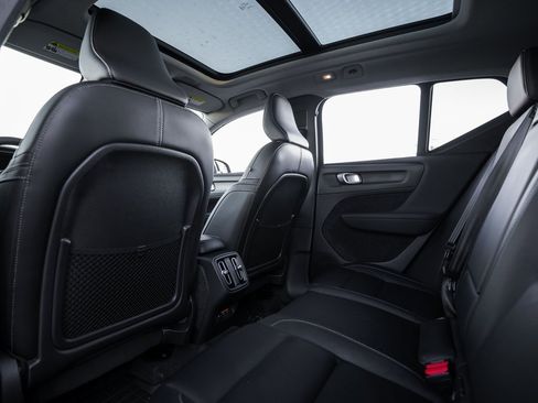 Used 2023 Volvo XC40 B5 Plus w/ Driver Assist Package image 27