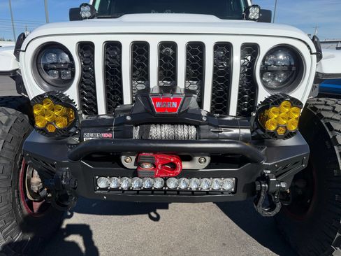 Used 2023 Jeep Gladiator Rubicon w/ Cold Weather Group AWD/4WD image 14