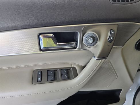 Used 2014 Lincoln MKX AWD w/ Equipment Group 102A image 19