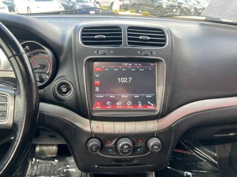 Used 2020 Dodge Journey Crossroad FWD image 12