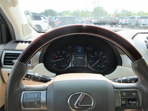 Used 2018 Lexus GX 460 Premium w/ Premium Package AWD/4WD image 31