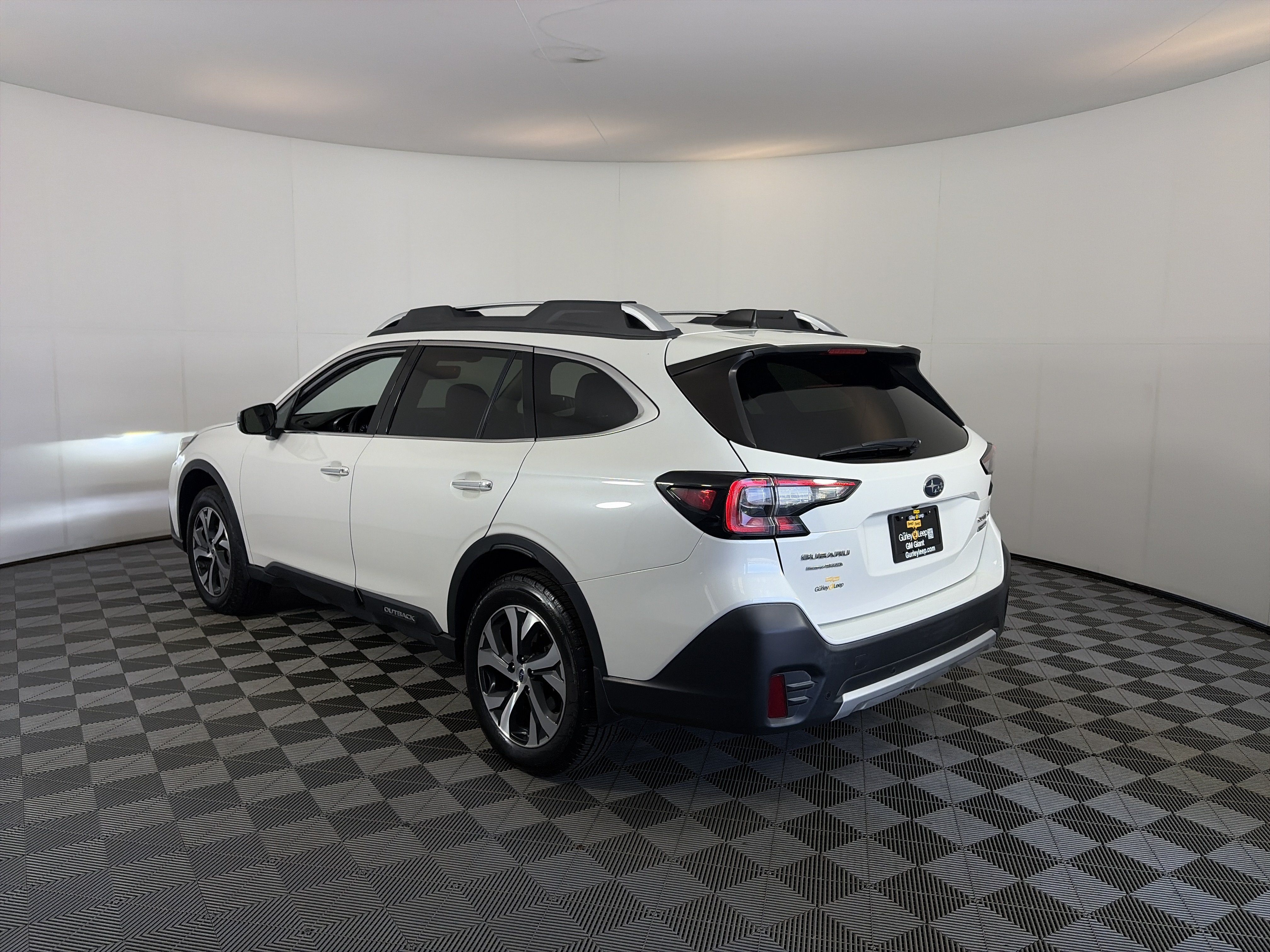 Used 2021 Subaru Outback Touring AWD/4WD image 8