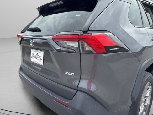 Used 2022 Toyota RAV4 XLE w/ Convenience Package image 28