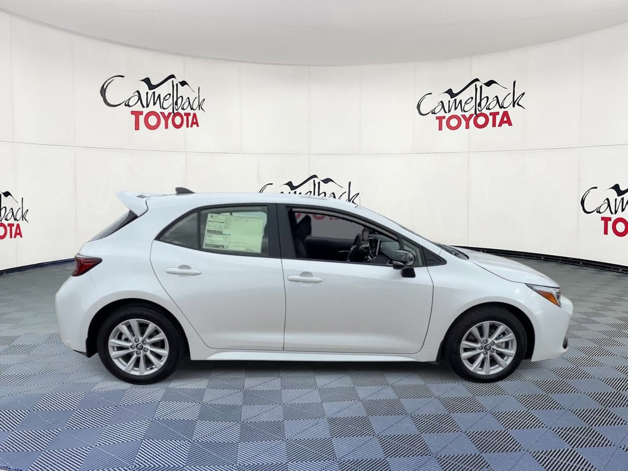 New 2027 Toyota Corolla SE FWD image 4