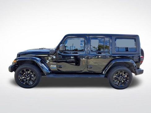 Used 2022 Jeep Wrangler Unlimited Sahara w/ Cold Weather Group AWD/4WD image 12