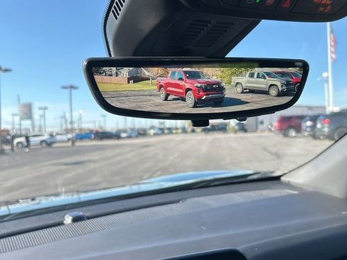 Used 2025 Chevrolet Equinox LT w/ Convenience Package II image 46