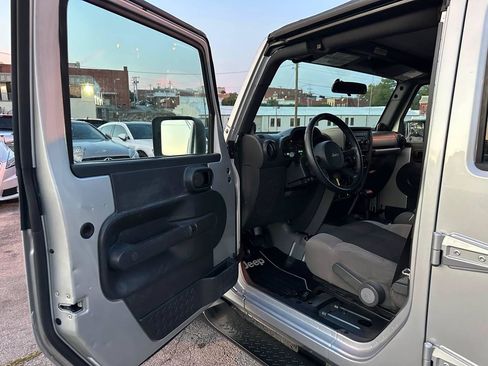 Used 2007 Jeep Wrangler Unlimited X RWD image 12