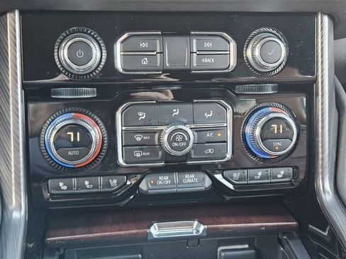 Used 2023 GMC Yukon XL Denali Ultimate AWD/4WD image 19