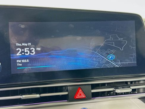 Used 2024 Hyundai Elantra Limited FWD image 25