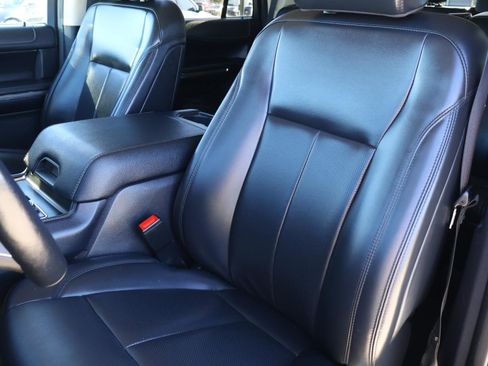 Used 2023 Ford Expedition XLT image 13