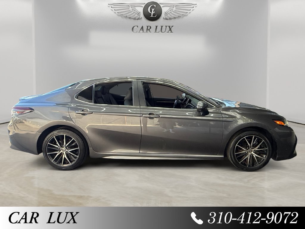 Used 2021 Toyota Camry SE FWD image 6