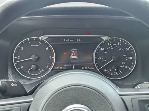 Used 2024 Nissan Rogue SV FWD image 30