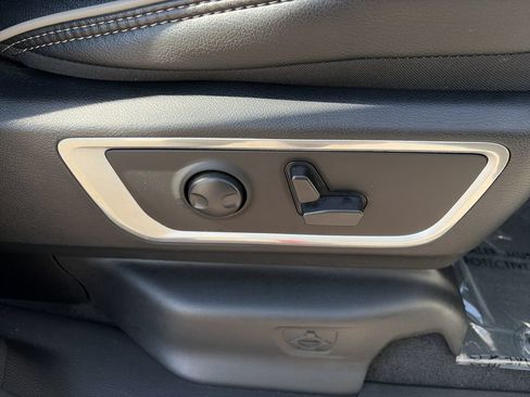 Used 2023 RAM 1500 Laramie AWD/4WD image 28