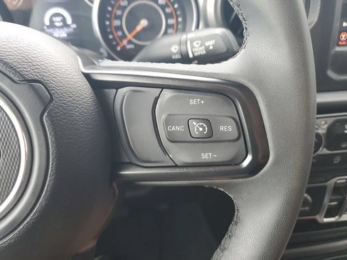 Used 2023 Jeep Gladiator Sport AWD/4WD image 21