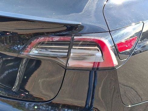 Used 2019 Tesla Model 3 Standard Range Plus image 12