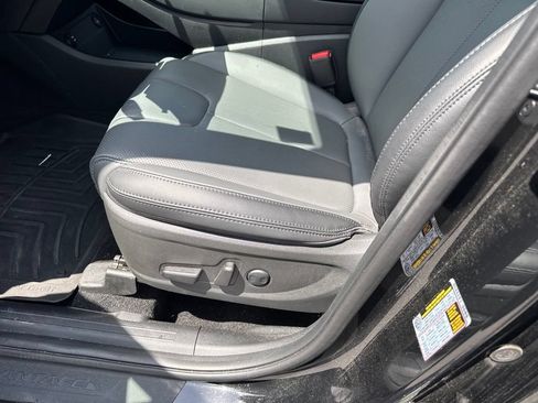 Used 2023 Hyundai Santa Fe SEL w/ Premium Package FWD image 17