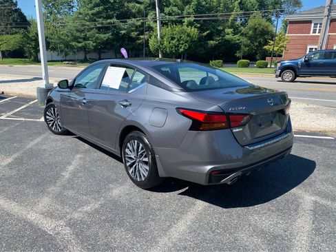 Used 2023 Nissan Altima 2.5 SV w/ SV Premium Package AWD/4WD image 4