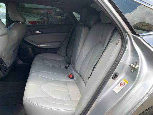 Used 2019 Toyota Avalon XLE w/ Moonroof Package FWD image 10