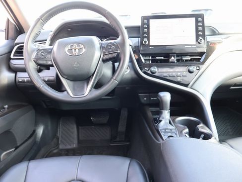 Used 2022 Toyota Camry XSE image 19