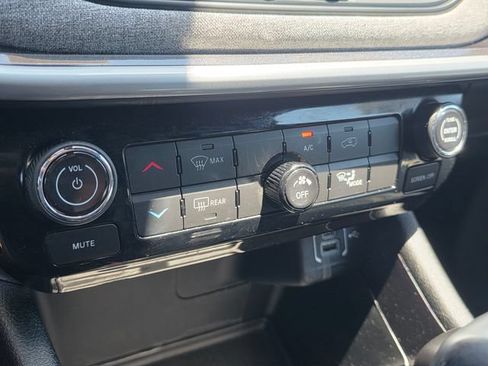 Used 2023 Jeep Compass Latitude AWD/4WD image 22