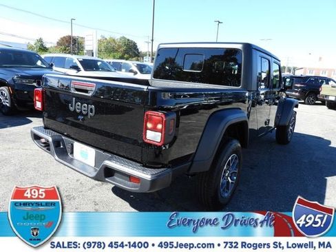 New 2025 Jeep Gladiator Sport image 6