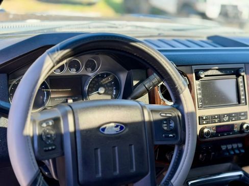 Used 2012 Ford F250 Lariat w/ Lariat Interior Pkg image 20