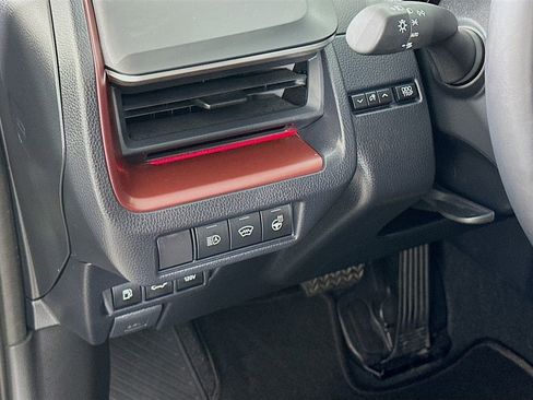 Used 2024 Toyota Prius Prime Premium image 10