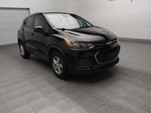 Used 2022 Chevrolet Trax LS w/ Tint and Cruise Package image 13