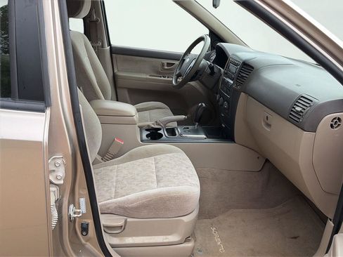 Used 2008 Kia Sorento 4WD image 24