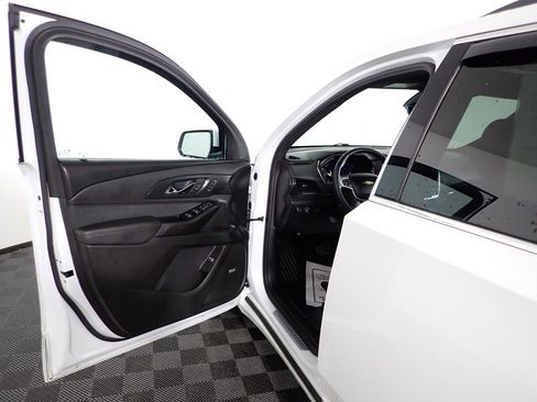 Used 2023 Chevrolet Traverse High Country image 23