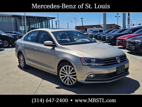 Used 2015 Volkswagen Jetta SE FWD image 1