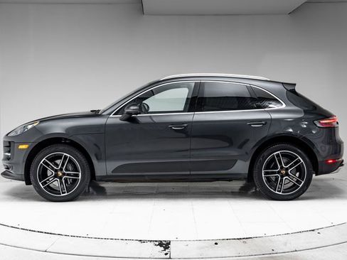 Certified 2021 Porsche Macan AWD/4WD image 2