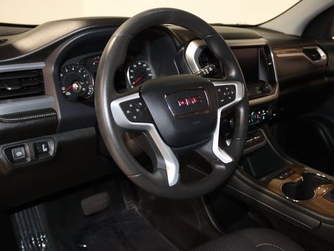 Used 2023 GMC Acadia SLE FWD image 32