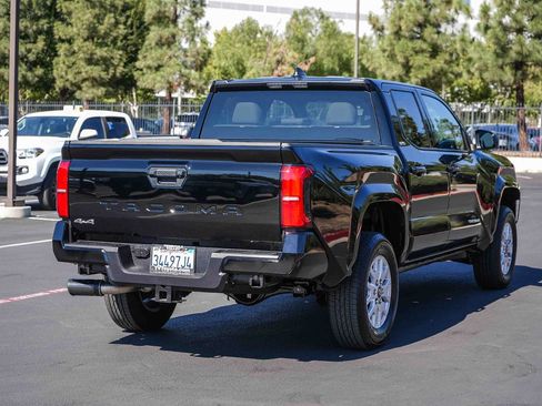 Certified 2026 Toyota Tacoma SR5 AWD/4WD image 7