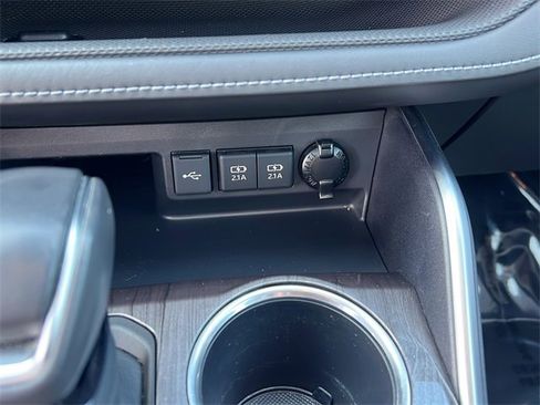 Used 2020 Toyota Highlander Limited image 22