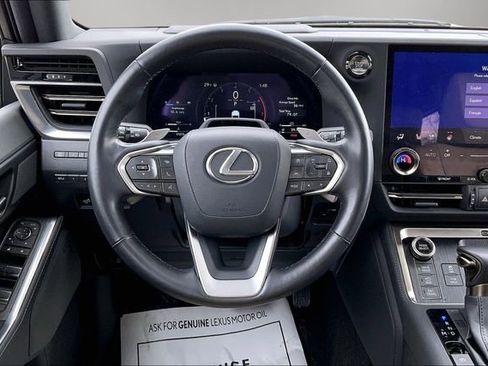 Used 2024 Lexus GX 550 image 5