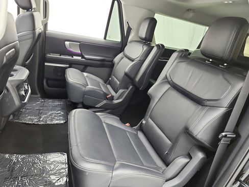 Used 2025 Ford Expedition Max Platinum AWD/4WD image 16